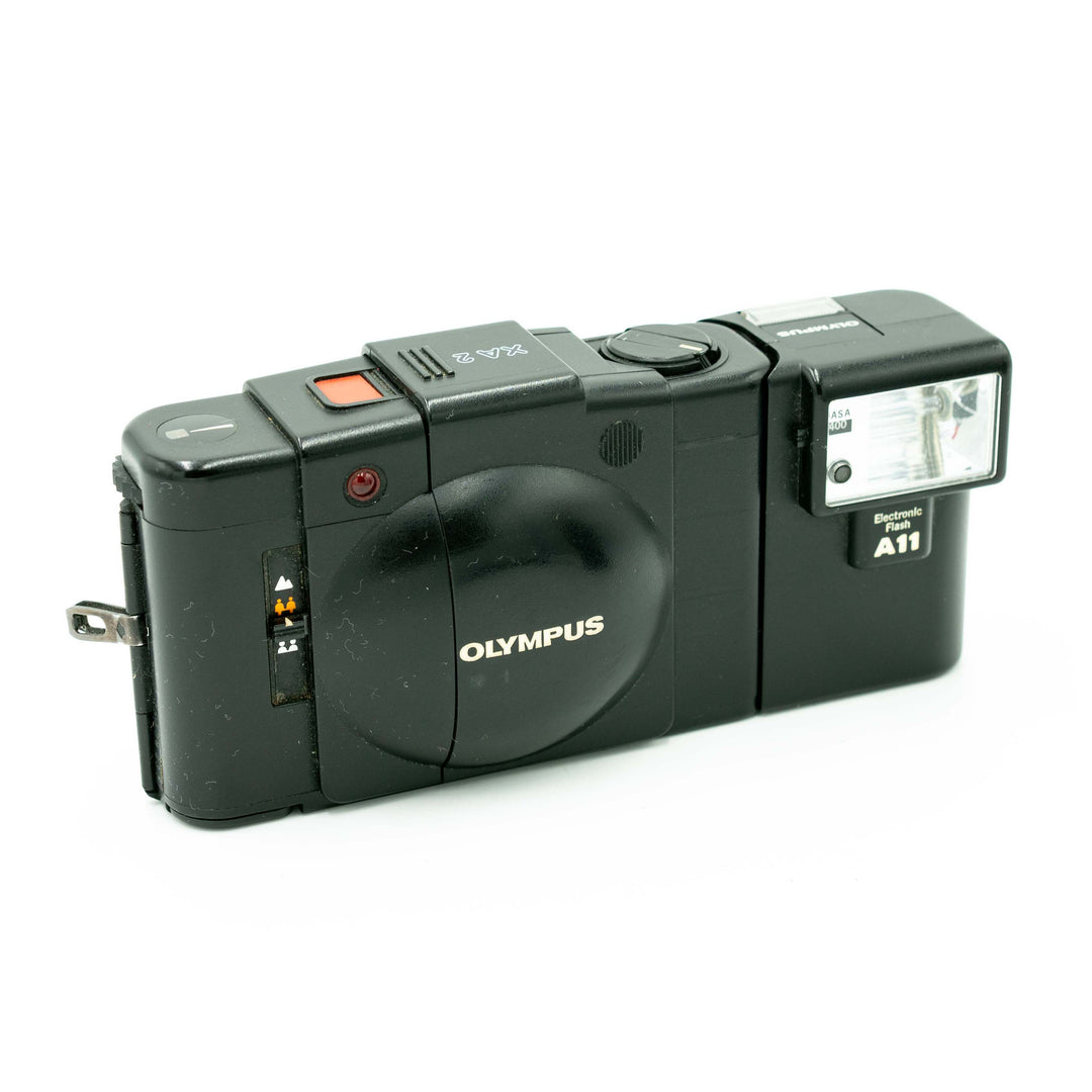 OLYMPUS XA2 / A11フラッシュ Olympus XA2 35mm Film Camera and Olympus A11 Flash – Film