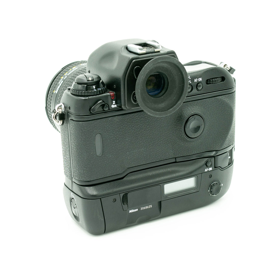 Nikon F5 24-120mm – Australian Analog - Main Image